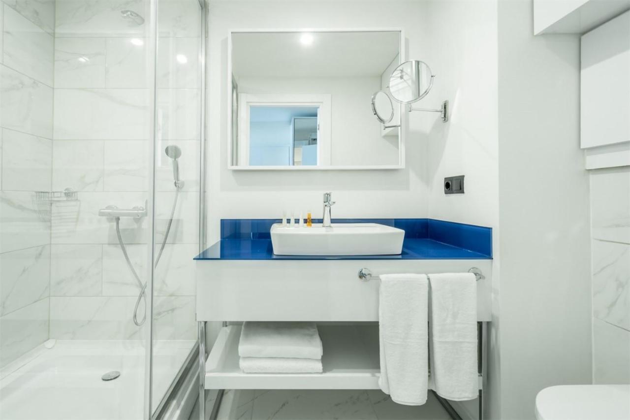 Orbi City Sea View Apartments Batumi Exterior photo