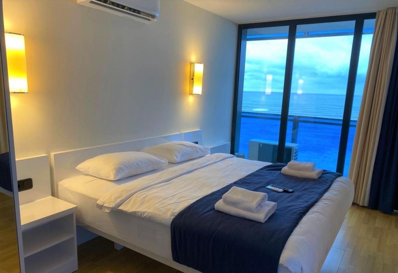 Orbi City Sea View Apartments Batumi Exterior photo